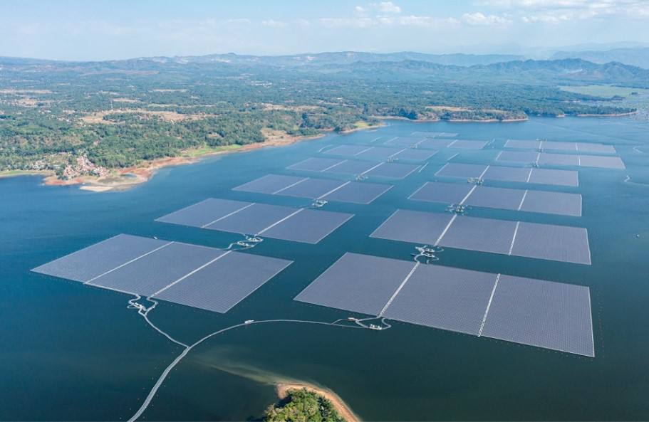 В Индонезии открыли крупнейшую в Юго-Восточной Азии плавучую солнечную электростанцию