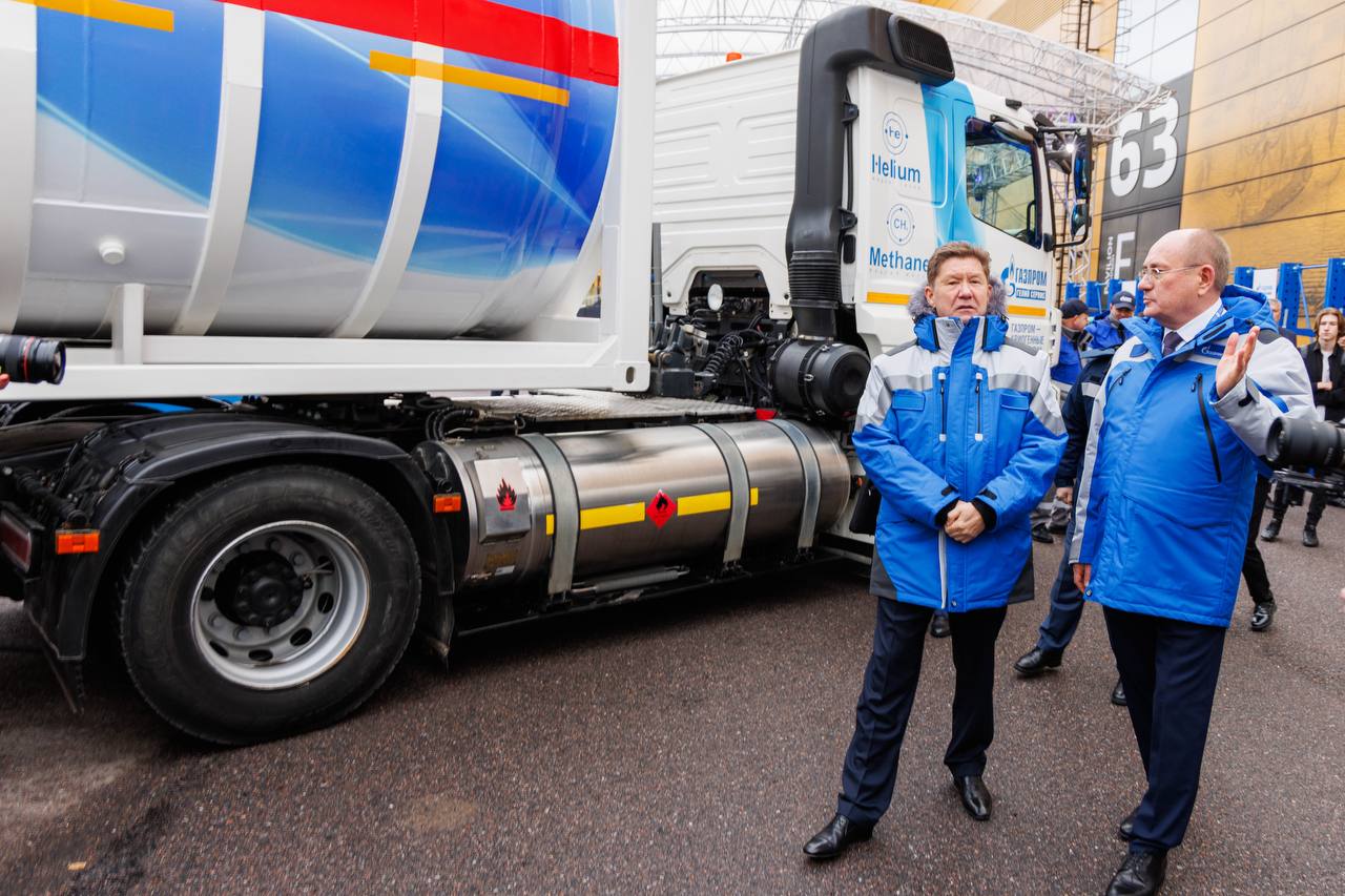 Инновационную контейнер-цистерну для перевозки СПГ продемонстрировали «Газпром гелий сервис» и «Уралкриомаш»
